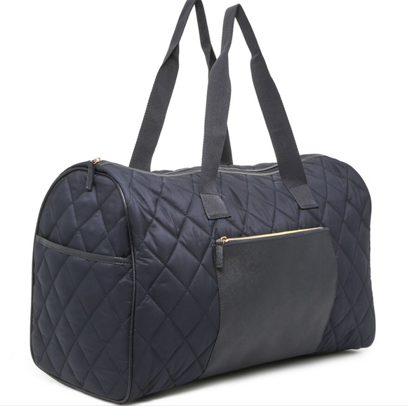 Bag๐บDSW Quilted Weekender Bag in Navy - Picture 4 of 14